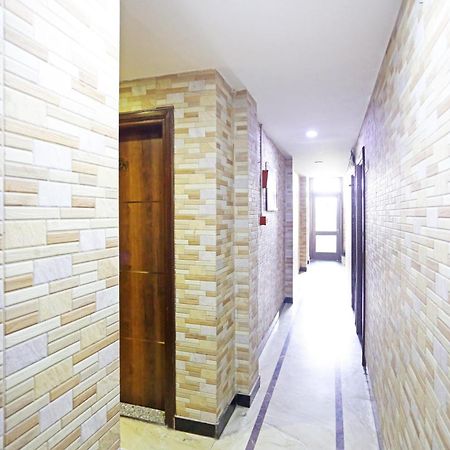 Hotel Preet Palace -5 Mints Walk From Nizamuddin Railway Station Нью-Дели Экстерьер фото